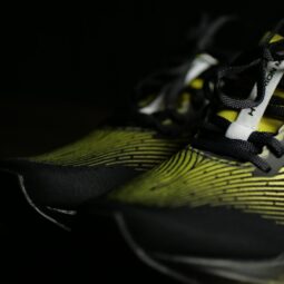 Buty do biegania: jak są zbudowane? Anatomia buta biegowego