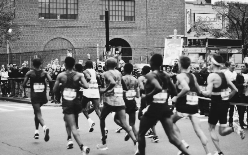 Jak pokonać ścianę na maratonie? Sprawdzone sposoby na kryzys po 30. kilometrze