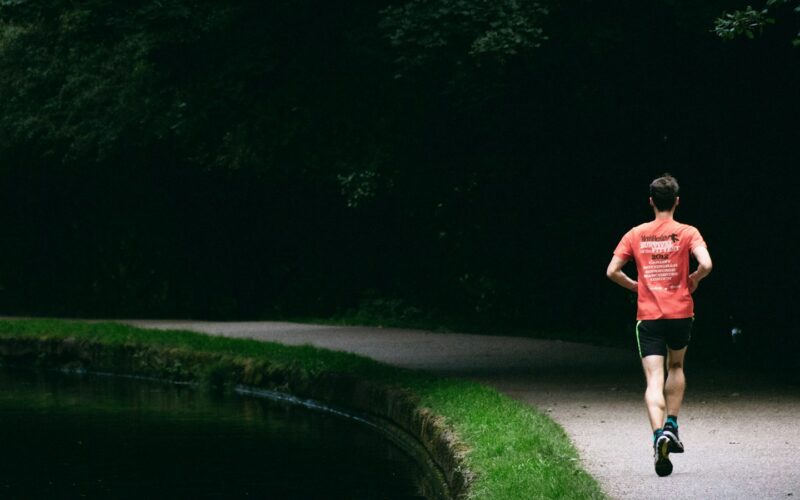 Trening do półmaratonu: trzy etapy przygotowań – od bazy do startu
